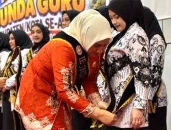 Nuri Farisal Jadi Ibunda Guru Kota Sabang